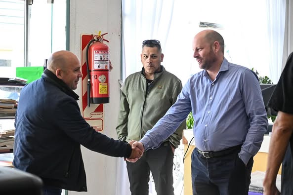 #PuertoMadryn #Politica #Bibliotecas #Gestión

<a href="/Gus_Sastre/">Gustavo Sastre</a>  destacó el rol que cumplen en la comunidad las bibliotecas públicas
<a href="/diegotemadryn/">Diego Gonzalez</a> <a href="/diegolpmy/">Diego Lacunza</a> <a href="/cecitorrejon/">Cecilia Torrejon 🤍</a> 

noticiaspmy.com/gustavo-sastre…