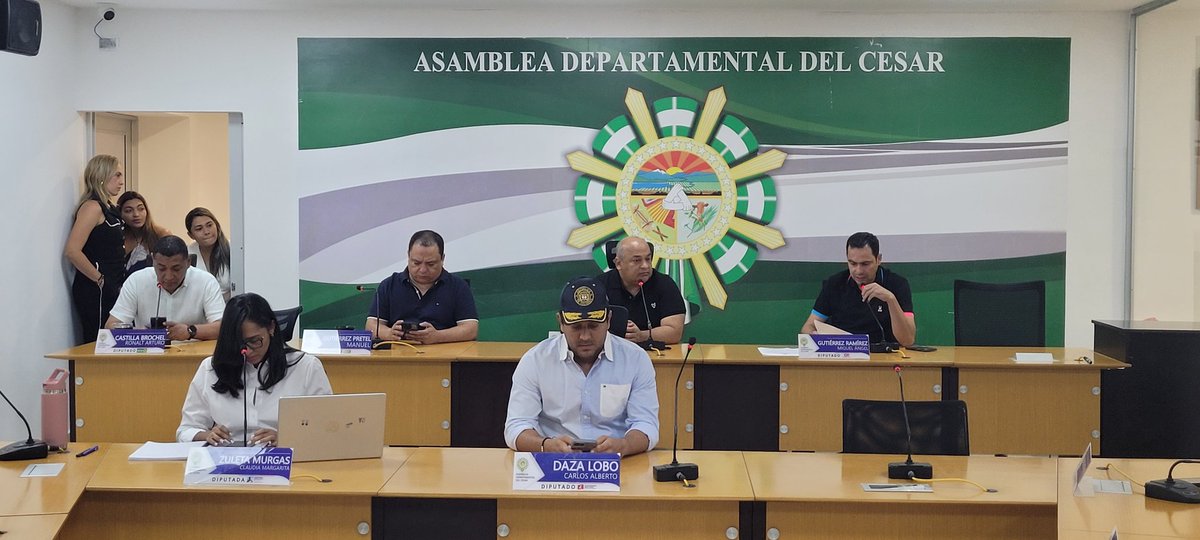 📢 Tercera sesión del Segundo Período de Sesiones Extraordinarias.

📅 Decreto 000021 del 10 de febrero de 2025
📍 Fecha: 17/02/2025

🔴 #EnVivo en la #AsambleaCesar
facebook.com/share/v/14wQDD…