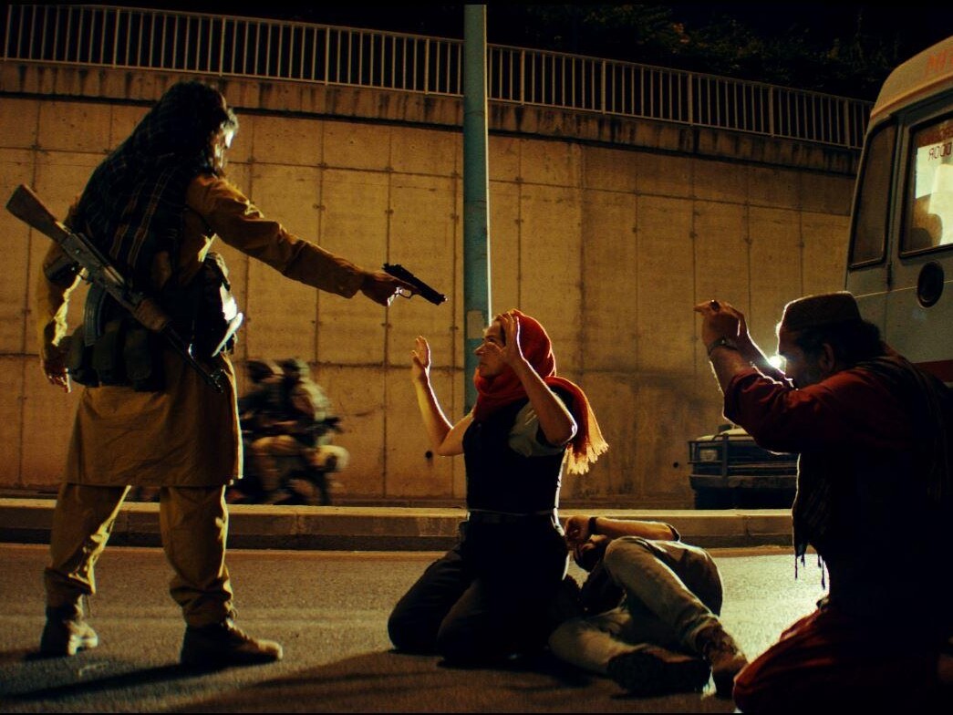 🔵 EXCLUSIF | «13 Jours, 13 Nuits», signé Martin Bourboulon raconte l'exfiltration d'Afghanistan de 2800 personnes via l'ambassade de France à l'été 2021 

Découvrez les premières images de ce long-métrage ⬇️

l.leparisien.fr/hEl7