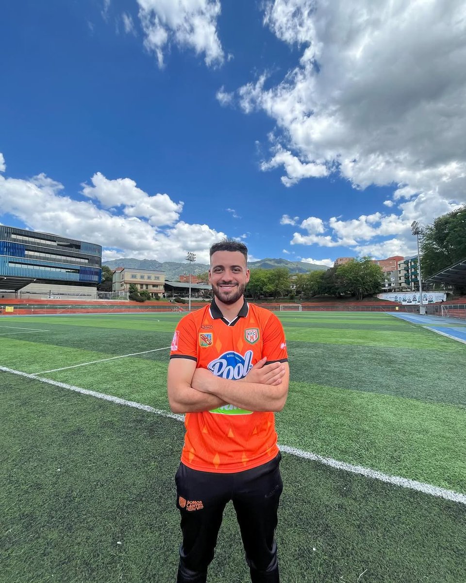 🚨 Christian Morales (29) 🇨🇴 es nuevo director técnico de Envigado Fútbol Club en la Categoría Sub 20, el estratega ha dirigido la Sub 15 del Naranja, también fue asistente técnico en el DIM 🇨🇴 y Delfin 🇪🇨.