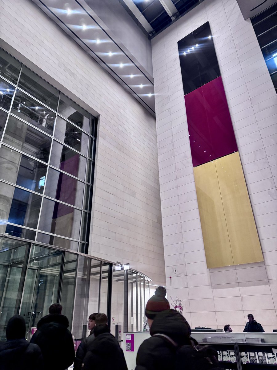 Our final stop of the day was a guided tour of the Reichstag building, home to the modern German parliament and site of many key events from our Germany course. A fascinating highlight was the genuine Soviet Red Army graffiti and bullet holes left from the 1945 Battle for Berlin.