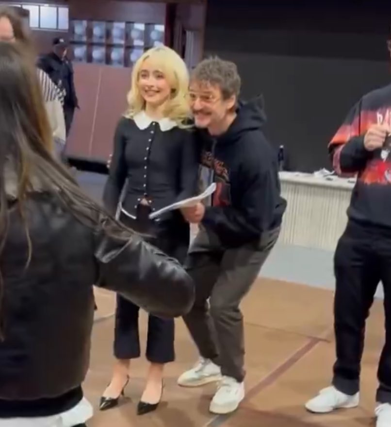 the way he bends down to her height i feel FAINT