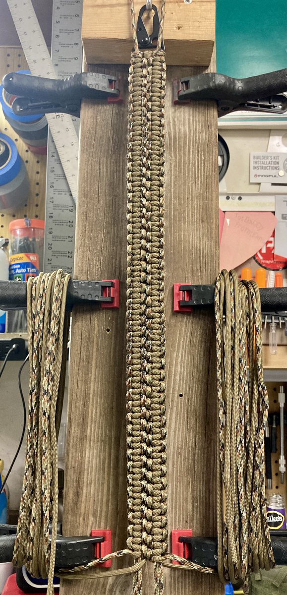 EmperorDE5IGN's tweet image. Custom order shipping out soon… #paracord #EtsySeller #EmperorDesign 🦂