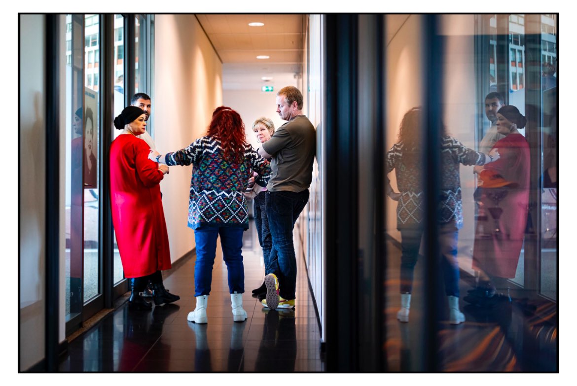 17 Februari 2025. Bestuursleden van het FNV staan in de gang van het hoofdkantoor van de FNV na afloop van een landelijke staking van de interne vakbond van FNV. De actie komt voort uit de onrust die binnen FNV is ontstaan over de sociale veiligheid bij de vakbond.