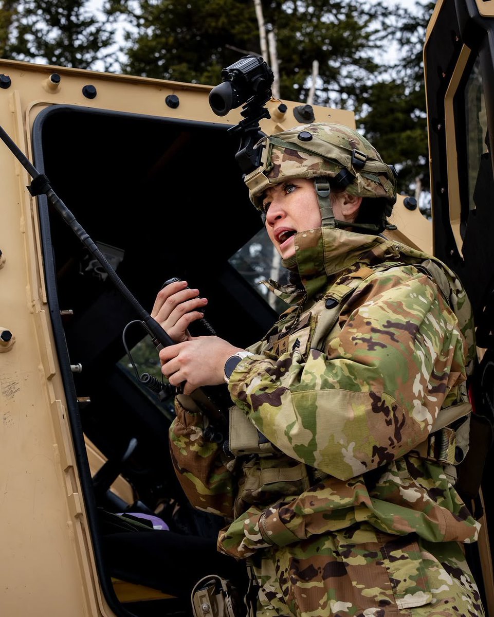 USARPAC's tweet image. Last week, Soldiers from the 785th MP Battalion joined the Joint Pacific Multinational Readiness Center 25-02 at Fort Greely, AK, with the @11thAirborneDiv, focusing on cold weather survival and more. Celebrate the @usarmy 250th Birthday! #CombatReady #USArmyReserve #Army250