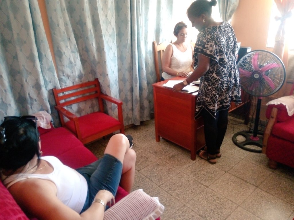 AMPPMella's tweet photo. #Mella,#SantiagoDeCuba.Secretaria de la Asamblea Municipal del Poder Popular Mella, en contacto operativo con el departamento de Órganos Locales, donde se precisan detalles organizativos para el desarrollo de la XIX Sesión Ordinaria de la AMPP Mella.#LosDesafiosDelPoderPopular. https://t.co/GS0E88JZ8L