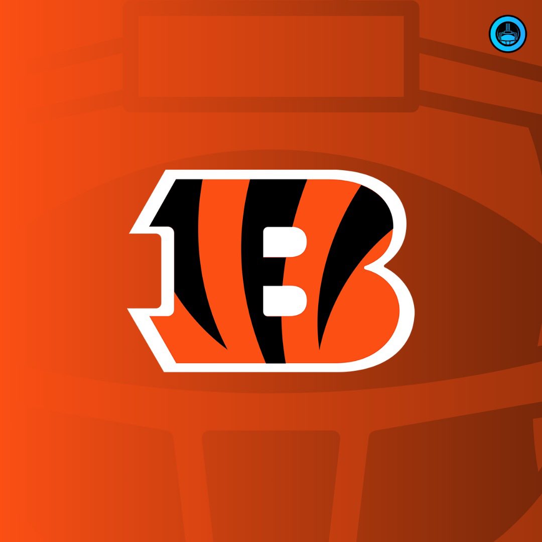 DataNFL_'s tweet image. Pra onde irá Tee Higgins?

Os Bengals estão focados em assinar um contrato longo com o WR

Caso eles não consigam um acordo até a deadline no dia 4 de março, é provável que o time use pela segunda vez a franchise tag no atleta

🗞️@TomPelissero