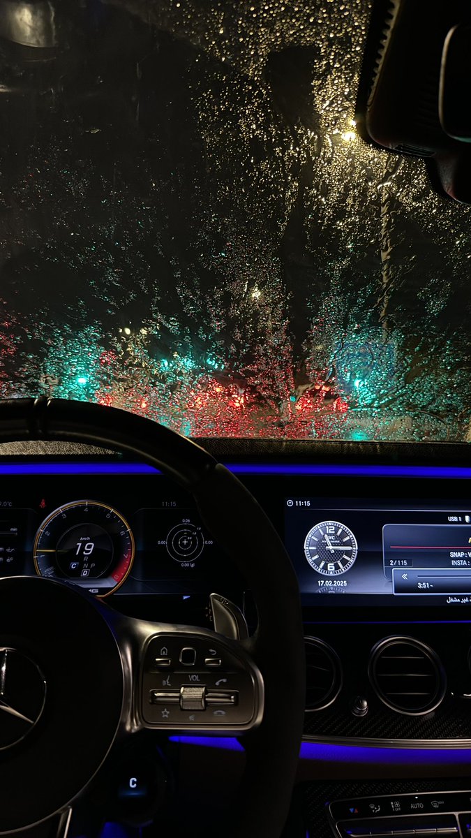 العين وقت المطر ما تضاهيها اي مدينة في العالم 💜