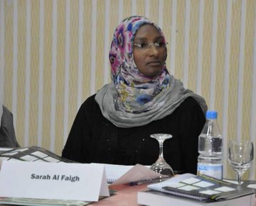 ثلاثة أمهات رحلن قهرًا وحسرة، بينما أبناؤهن رباب المضواحي، مراد ظافر، وسارة الفائق يقبعون في سجون الحوثيين منذ شهور فقط لأنهم يعملون مع منظمات دولية. المفارقة الصادمة أن هذه المنظمات والمجتمع الدولي يتحدثون عن السلام، لكنهم عاجزون عن إنقاذ موظفيهم!
#Yemen