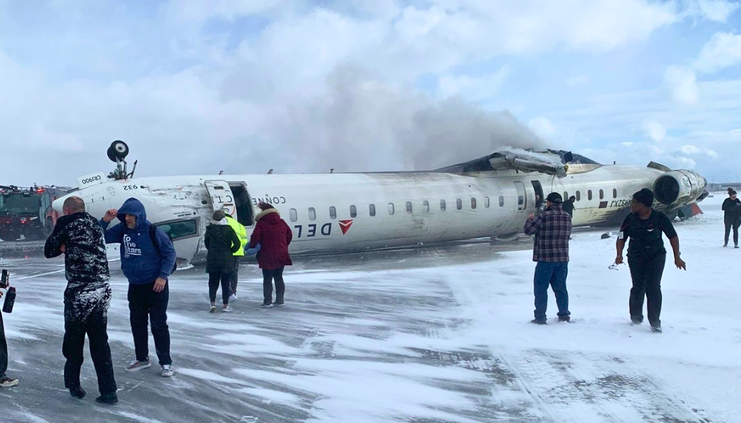 Transponder1200's tweet photo. IMÁGENES: Los Pilotos del vuelo #DL4819 de #DeltaConnection 🇺🇸, operado por #EndeavorAir, se enfrentaron a condiciones meteorológicas desafiantes (IMC), y a rachas de viento que superaban los 34 nudos.
Lo que sabemos, puedes verlo en: https://t.co/wShtj0VBNZ https://t.co/7ERIKD0lJU