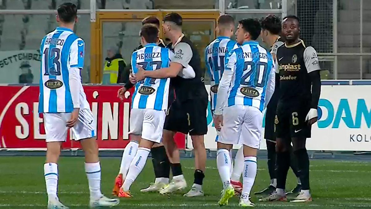 PicenoTime's tweet photo. Pescara-Ascoli 1-2, i momenti chiave della partita https://t.co/zF5V3qeZMY #seriec #PESASC #PescaraAscoli https://t.co/hKmtpjgpLC