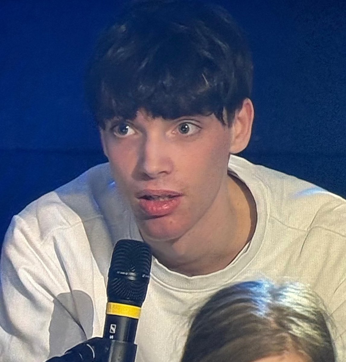 Das Abbild einer völlig verblödeten Jugend. Eine Jurastudentin/Innenennen Spezialistin auf dem Fachgebiet bukakke, ein YouTube (mehr muss man nicht sagen 😂), eine Gender/innenennenenen und einer der gerade aus dem Dark room entflohen ist und Angst vor dem KZ hat 😂 #Wahlarena