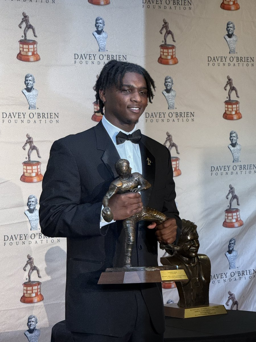 daveyobrien's tweet image. The fun begins! We introduce this years Davey O’Brien Award winner, @Cameron7Ward of @MiamiHurricanes