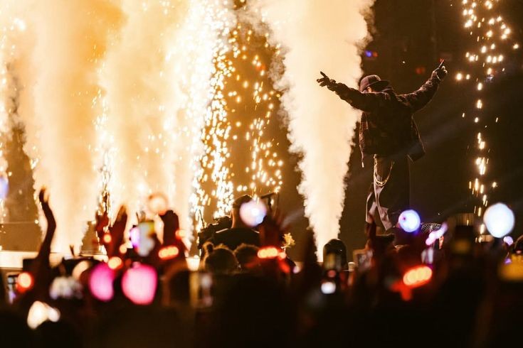 dream_2029's tweet photo. • Happy Birthday Hoseok 💜🎂
“Esta es mi propia alegría, el aplauso de mi mundo. Saluden a mi mundo de esperanza, este es mi mundo, mi historia”– Hope World
#제이홉 #HappyjhopeDay #HappyBirthdayjhope #JHOPEDAY #EternalsHOPEjhope #AlwaysWithUARMYHOPE #JHOPE #HOSEOK https://t.co/tfDnzWkdlE