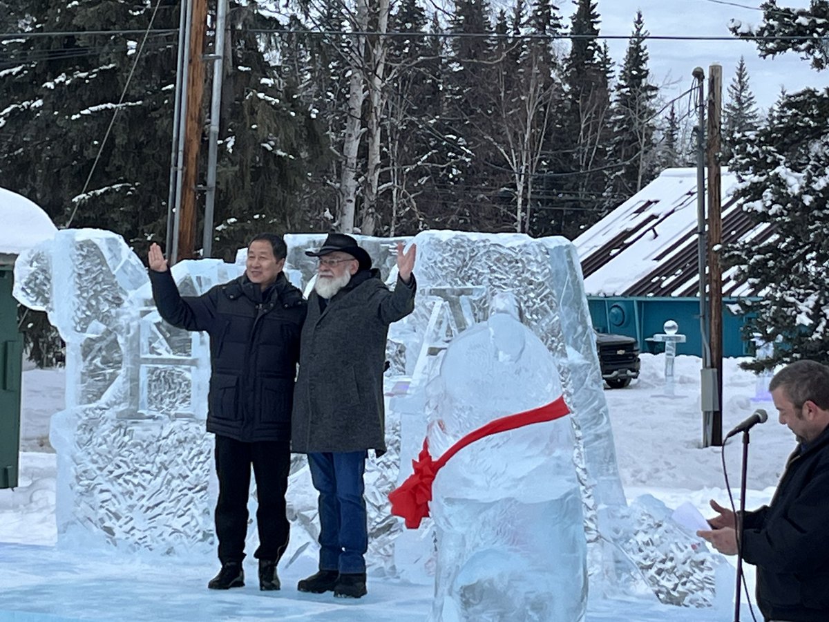 chapin1971's tweet photo. Chinese officials from Harbin, China meet and greet officials from Ice Alaska to unveil an ice sculpture to commemorate the 40th anniversary of the Sister City friendship with Fairbanks, AK. #icealaska #harbinchina #fairbanksalaska #sistercity @icealaska https://t.co/D8P0H0tMWJ