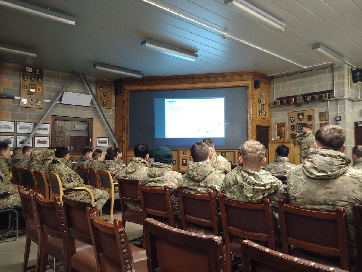 Cracking afternoon/evening spent in Copehill Down, teaching on the Urban Ops Instructor Course.
Tackling myths of urban ops and then an overview of recent urban ops.

A room full of keen soldiers, from across all cap badges/trades, tackling difficult topics. 🤜💥🤛
<a href="/IBSBrecon/">Infantry Battle School</a>