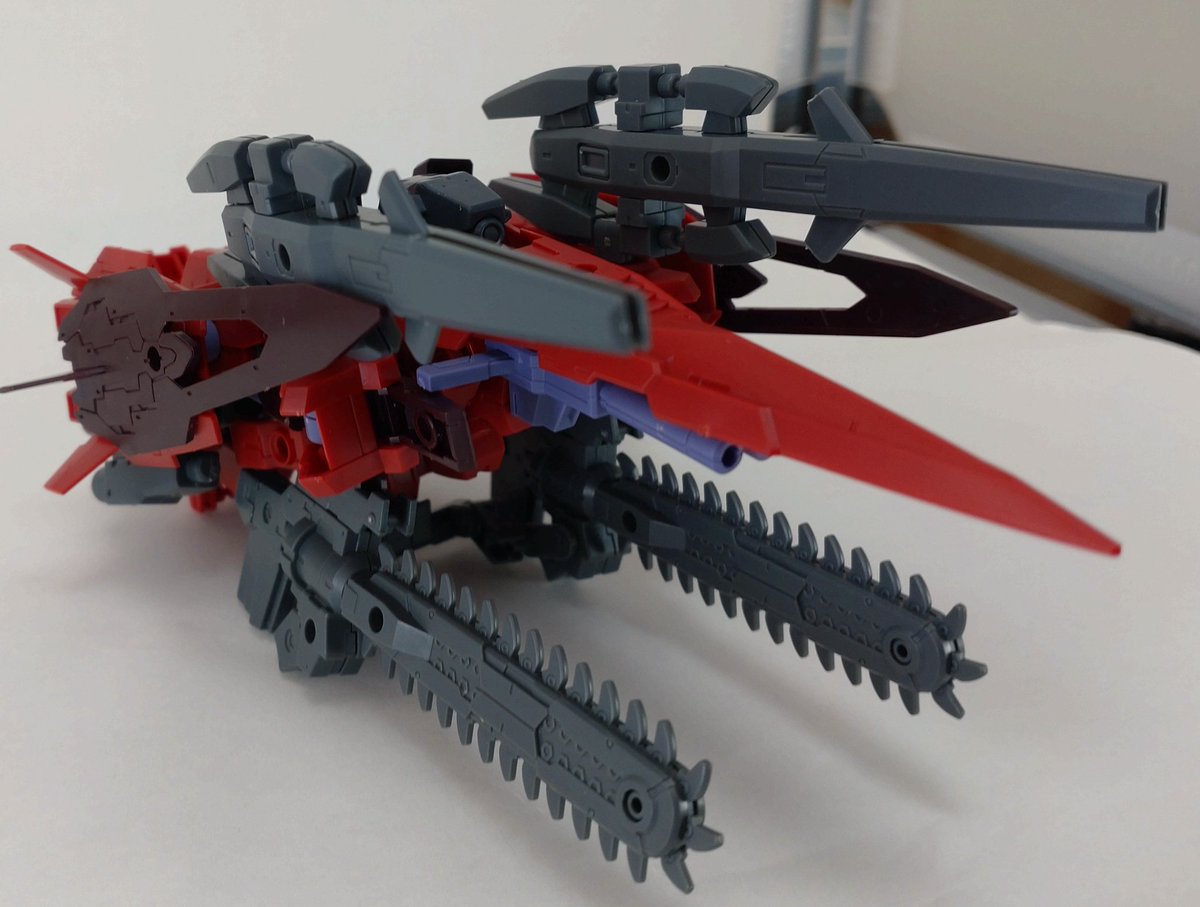 LECROSSBONES's tweet image. エスポジット・スネークアイズ
エスポジットのカスタム機体、装備したチェーンソーガンは変形時にも使用することができ空中格闘機として高い性能を持つ
パイロットは本機の受領中に今回の事件に遭遇、本隊とは事後承諾のような形で追撃部隊に参加している

#30MM夜間都市戦
#30MM地球連合軍