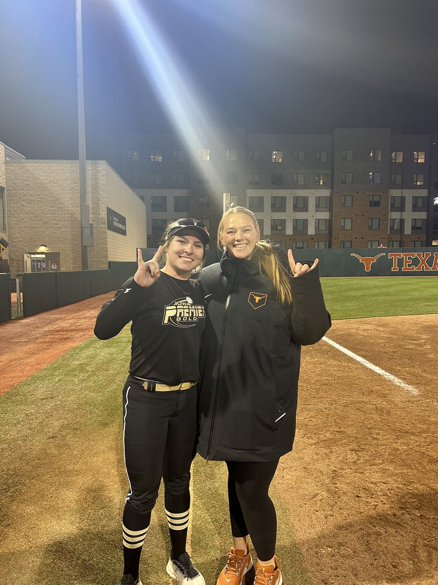 Goose Hutchens (@hutchensjuju) on Twitter photo Had a great weekend at Texas! Thank you to the coaches for having me and helping me improve! Hook’em!!🤘🏼🧡. <a href="/TexasCoachWhite/">Mike White</a> <a href="/CoachSingTexas/">Steve Singleton</a> <a href="/teagan_kavan/">teagan kavan</a> <a href="/teagan_kavan/">teagan kavan</a> <a href="/DaylynOsborne33/">Daylyn Osborne</a> <a href="/IowaPremierFP/">Iowa Premier Fastpitch</a> Had a great weekend at Texas! Thank you to the coaches for having me and helping me improve! Hook’em!!🤘🏼🧡. <a href="/TexasCoachWhite/">Mike White</a> <a href="/CoachSingTexas/">Steve Singleton</a> <a href="/teagan_kavan/">teagan kavan</a> <a href="/teagan_kavan/">teagan kavan</a> <a href="/DaylynOsborne33/">Daylyn Osborne</a> <a href="/IowaPremierFP/">Iowa Premier Fastpitch</a>
