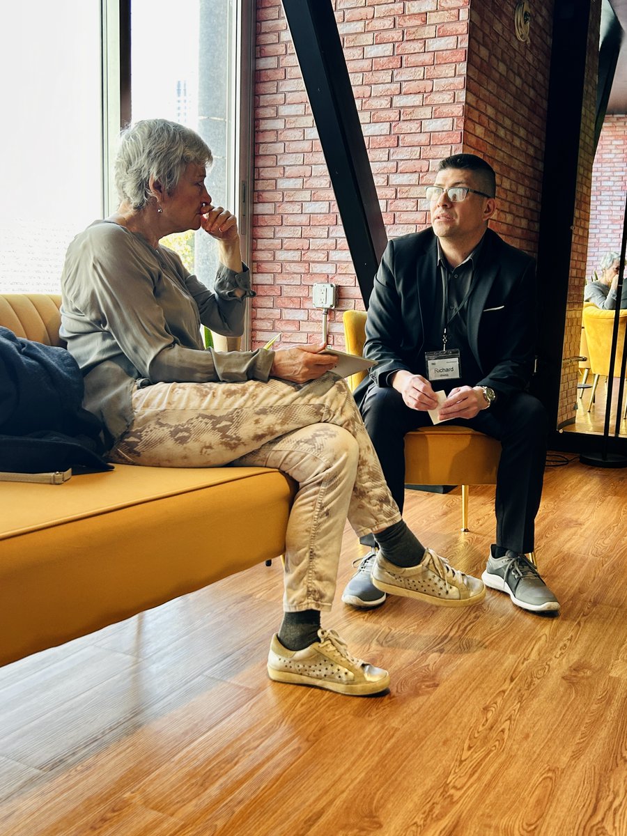 foundersvillge's tweet image. #TechWeekend Highlights: VC Office Hours 🚀

At our January Tech Weekend, we introduced VC Office Hours, and the results were incredible! 🎉

✅ 10 VCs took one-on-one meetings with founders
✅ Each VC held 8-10 meetings, each lasting 15 minutes
✅ In just 4 hours, we facilitated…