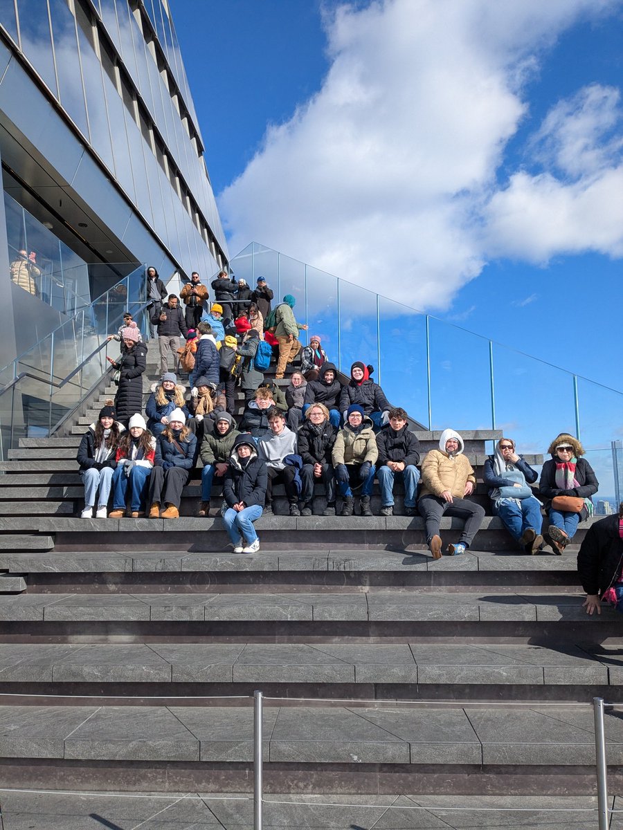 A windy morning spent on The Edge viewing platform, followed by a walk along the High Line, lunch in Chelsea Market, a graffiti tour in Brooklyn and a trip to the theatre on Broadway. We have certainly packed it in!