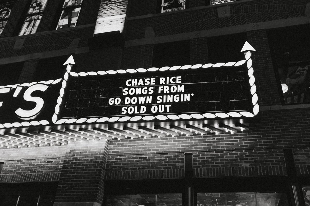 ChaseRiceMusic's tweet image. Feels really damn good getting back into singing songs live. Played the I Hate Cowboys record and the Go Down Singin record at Chiefs Thursday and Friday. If I'm being honest with y'all playing acoustic was the most fun I've had in a long time. Probably gonna do more stuff like…