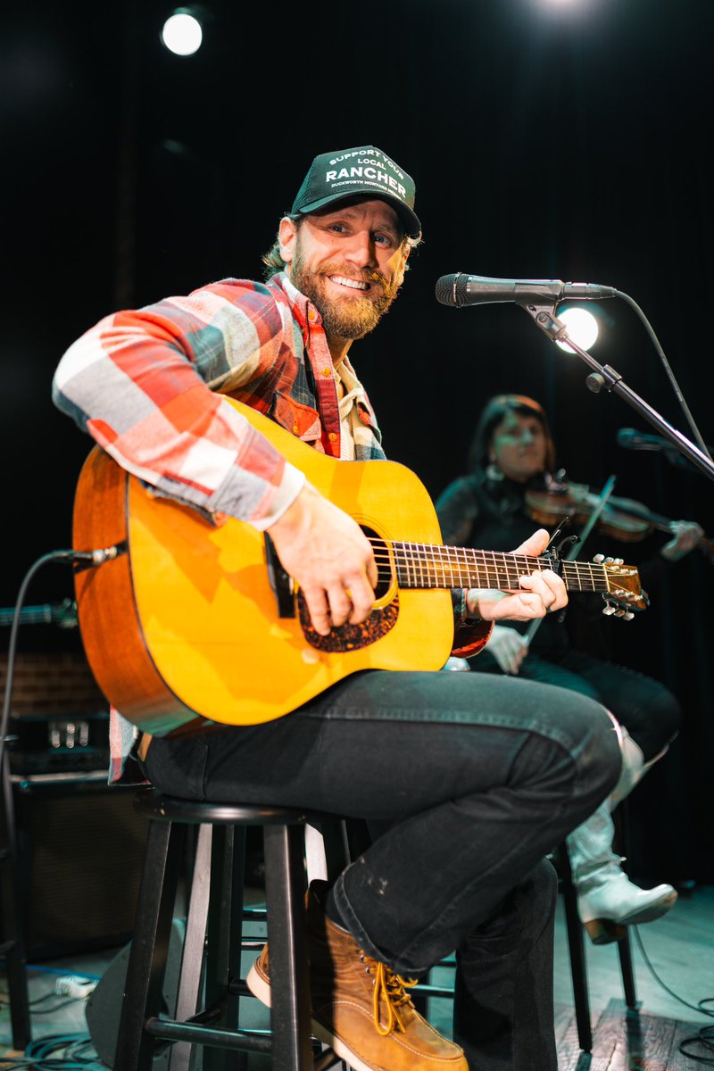 ChaseRiceMusic's tweet image. Feels really damn good getting back into singing songs live. Played the I Hate Cowboys record and the Go Down Singin record at Chiefs Thursday and Friday. If I'm being honest with y'all playing acoustic was the most fun I've had in a long time. Probably gonna do more stuff like…
