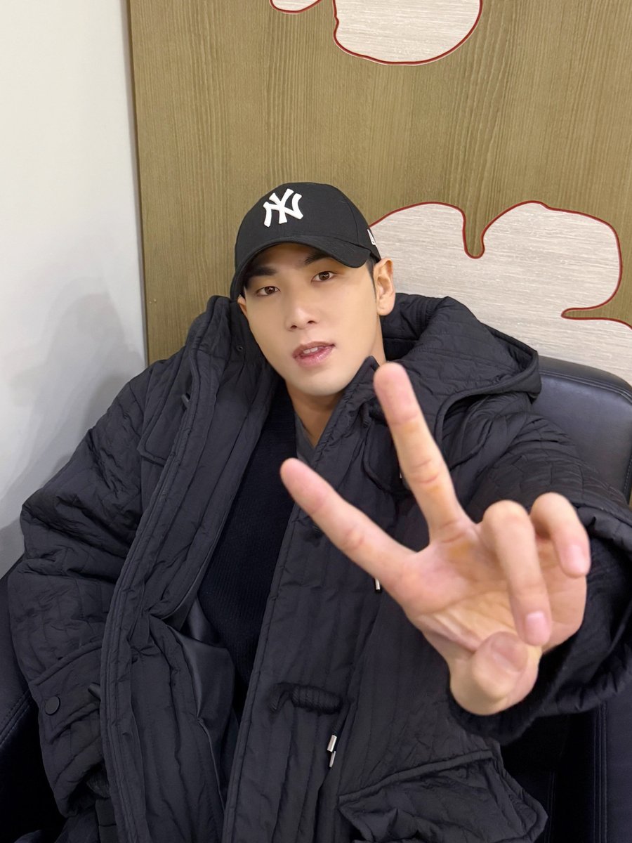 [#B_hind]
2025.02.18
#이은지의가요광장
  
#백호 #강동호 #BAEKHO #KANGDONGHO