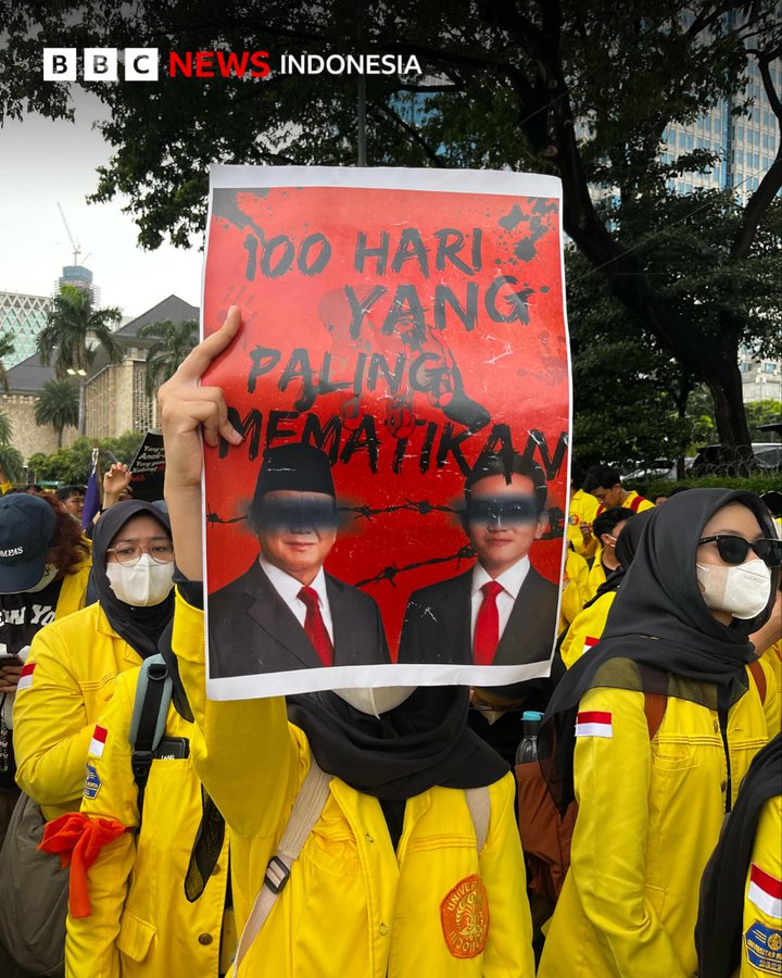 Baru beberapa hari lalu Pak Jokowi berkata "Saking Kuatnya Prabowo, Tak Ada yang Berani Kritik"
Dan diacara yg sama Prabowo jugak berkata "Ndasmu" pada pengkritik program &amp; kabinet gemuknya

Mreka meremehkan massa.
Ini baru Mahasiswa, rakyat blom ikut turun.
Bi kerpul Tuhan kgak