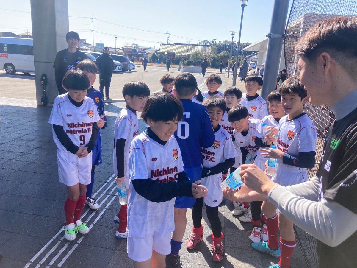 ＃TEAM_MIYAZAKI が宮崎県新富町で#インターナショナルフェスティバル2025予選大会を開催し、多くの子供たちが全力でサッカーと向き合ってくれました。

サントリー様からグリーンダカラの提供をいただき、水分補給しながら取り組むことができました。
#PR
#サントリー
#グリーンダカラ
#TEAM_MIYAZAKI