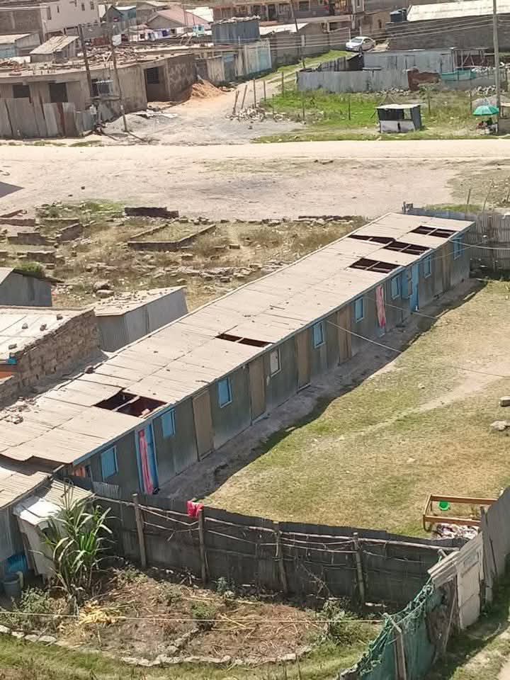 ghatonye21's tweet photo. Kuhepa caretaker imefanya ang'oe mabati yangu
#ElonMusk 
#helevier 
#JHOPEDAY 
#loveisland 
#GrandeFratello 
#LaCasaDeLosFamososCol2 https://t.co/g2dgNLulGO