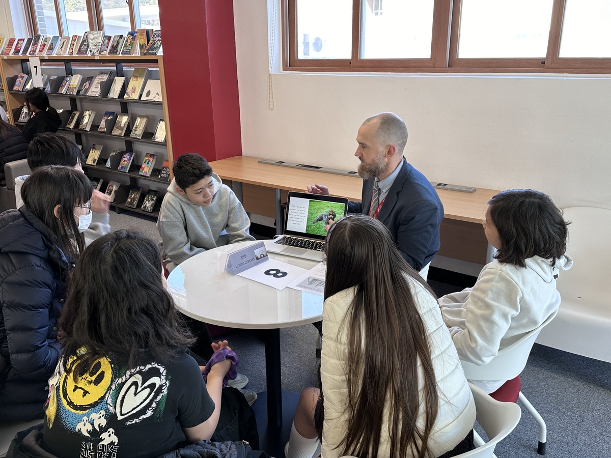 ISBLearning's tweet image. Our #LivingLibrary event, &apos;I Am the Story,&apos; held during Home &amp;amp; Family Languages Week, was a wonderful experience for students &amp;amp; storytellers alike, as we enjoyed tales from across the globe, proving you really can&apos;t judge a book by its cover. #ISBLearning #ISB #부산국제외국인학교