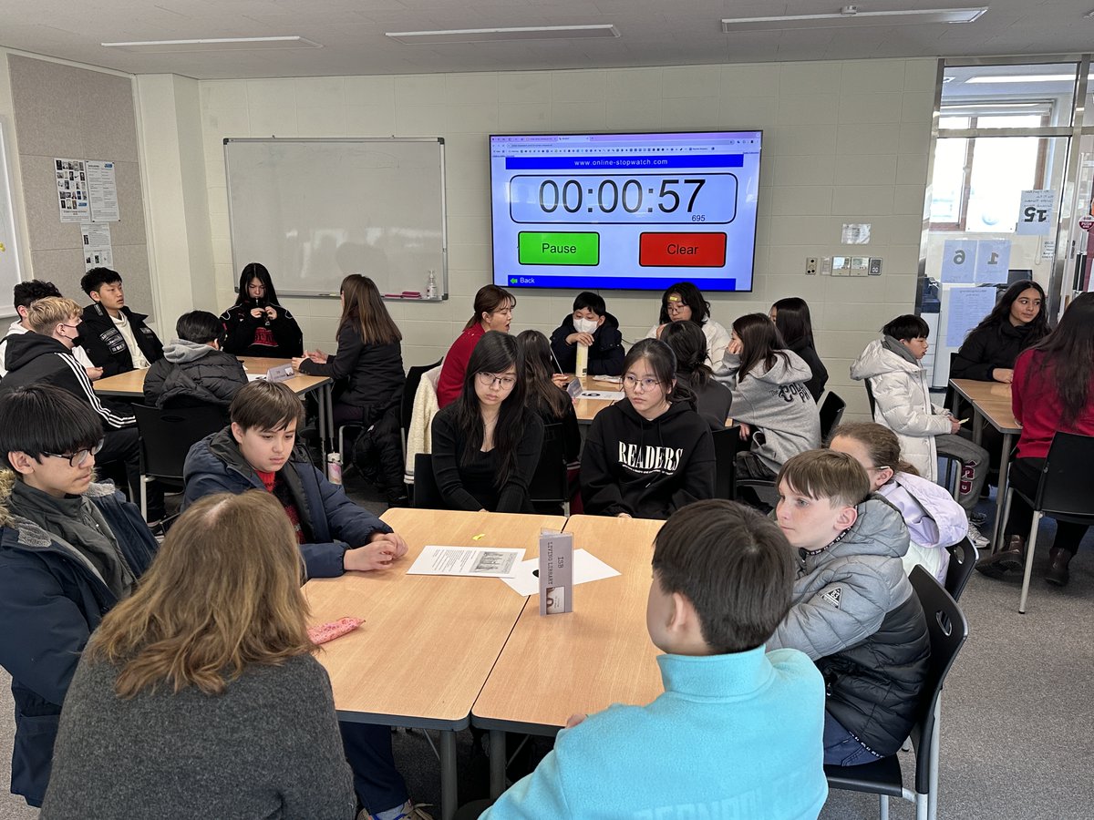 ISBLearning's tweet image. Our #LivingLibrary event, &apos;I Am the Story,&apos; held during Home &amp;amp; Family Languages Week, was a wonderful experience for students &amp;amp; storytellers alike, as we enjoyed tales from across the globe, proving you really can&apos;t judge a book by its cover. #ISBLearning #ISB #부산국제외국인학교