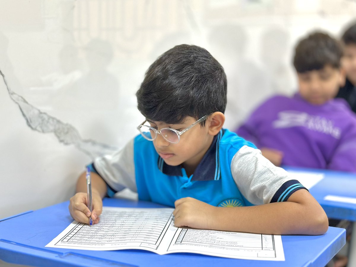 صور 📷| 

وسط أجواء تسودها الطمأنينة
 والإيجابية يؤدي طلاب 
مدارس منار التفوق الأهلية 
اختبارات نهاية الفصل الدراسي 
الثاني في يومه الثالث  .
#تعليم_جدة