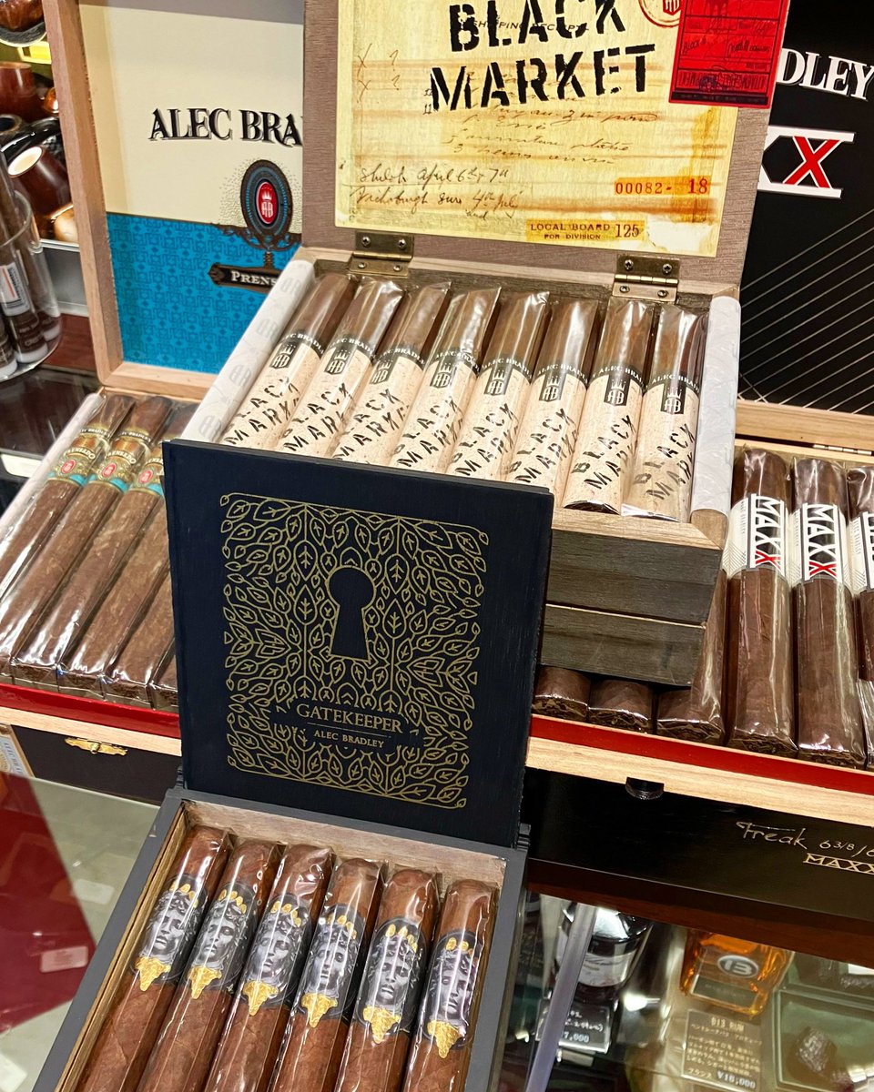 New arrivals 
ホンジュラス産プレミアムシガー
アレックブラッドリー 4種類新入荷しました！🇭🇳