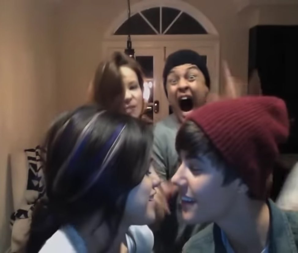 Pop Base tweet media