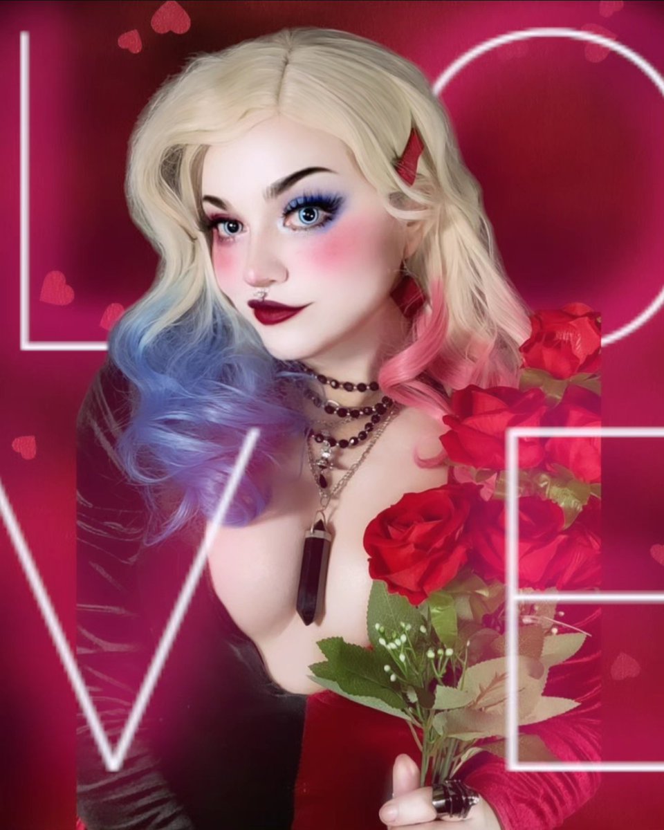 DarkittieA's tweet image. Tnx 4 the roses, Red 💖💖✨️
.
#HarleyQuinn #animatedseries  #dcuniverse  #cosplay