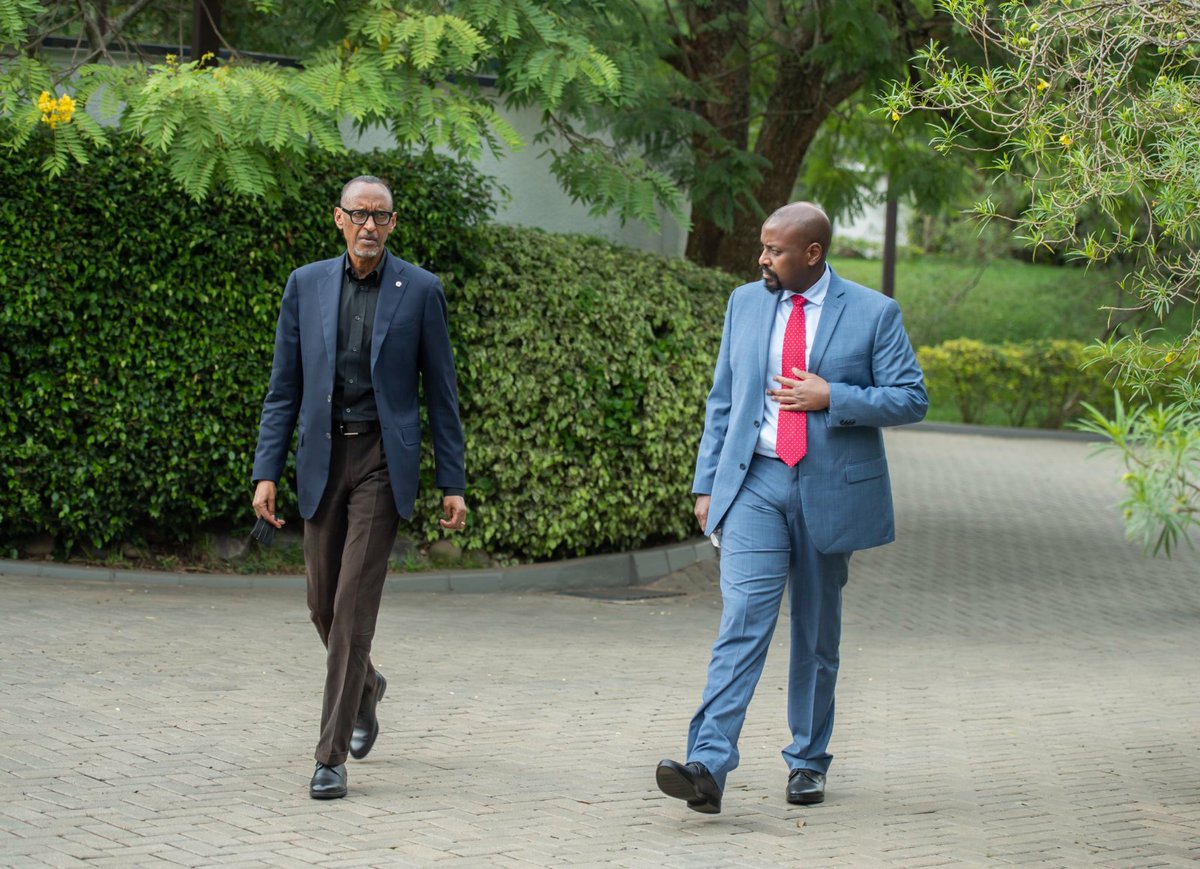 AkelloJM's tweet photo. Gen. Muhoozi Kainerugaba is the only man who will lead Uganda to the country that most Ugandans need to see.❣️❣️❣️❣️🙏🙏💕💕 https://t.co/y2XBg3Jno0