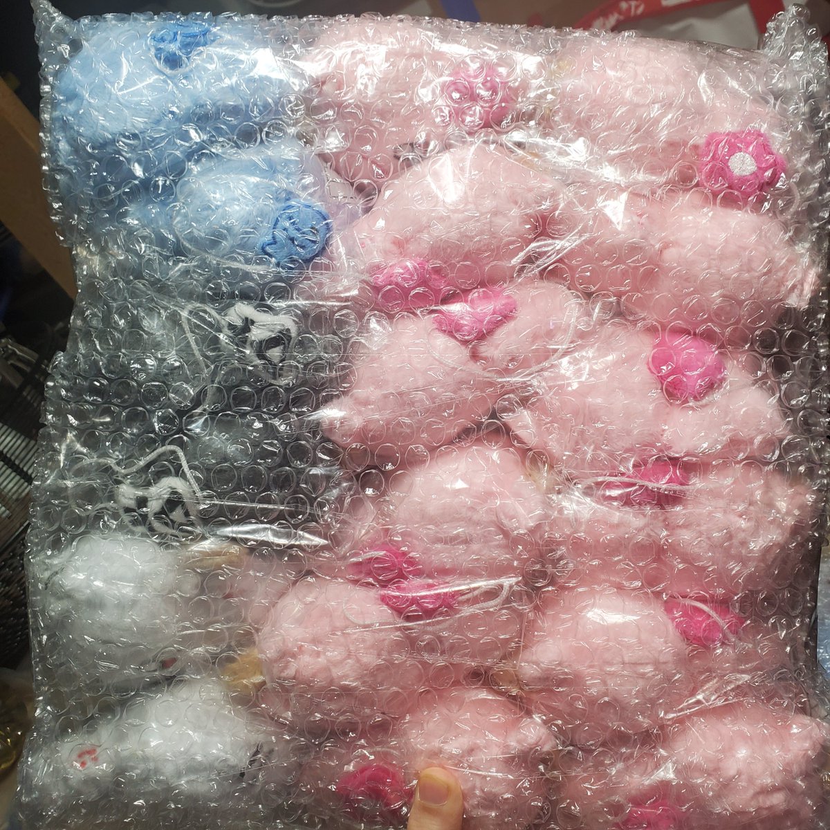 InkerbellGO's tweet photo. #inkerbellupdates doongle 10cm doll , cwanng 5cm doll , hamin kits, putv go has arrived ! Ninkudon had arrived as well but with cb i wasnt really able to give update .
I have like no storage space left β οΈ so im going to work on sending as many peoples stuff out who dont have+ https://t.co/MTwXYgJ1Hq