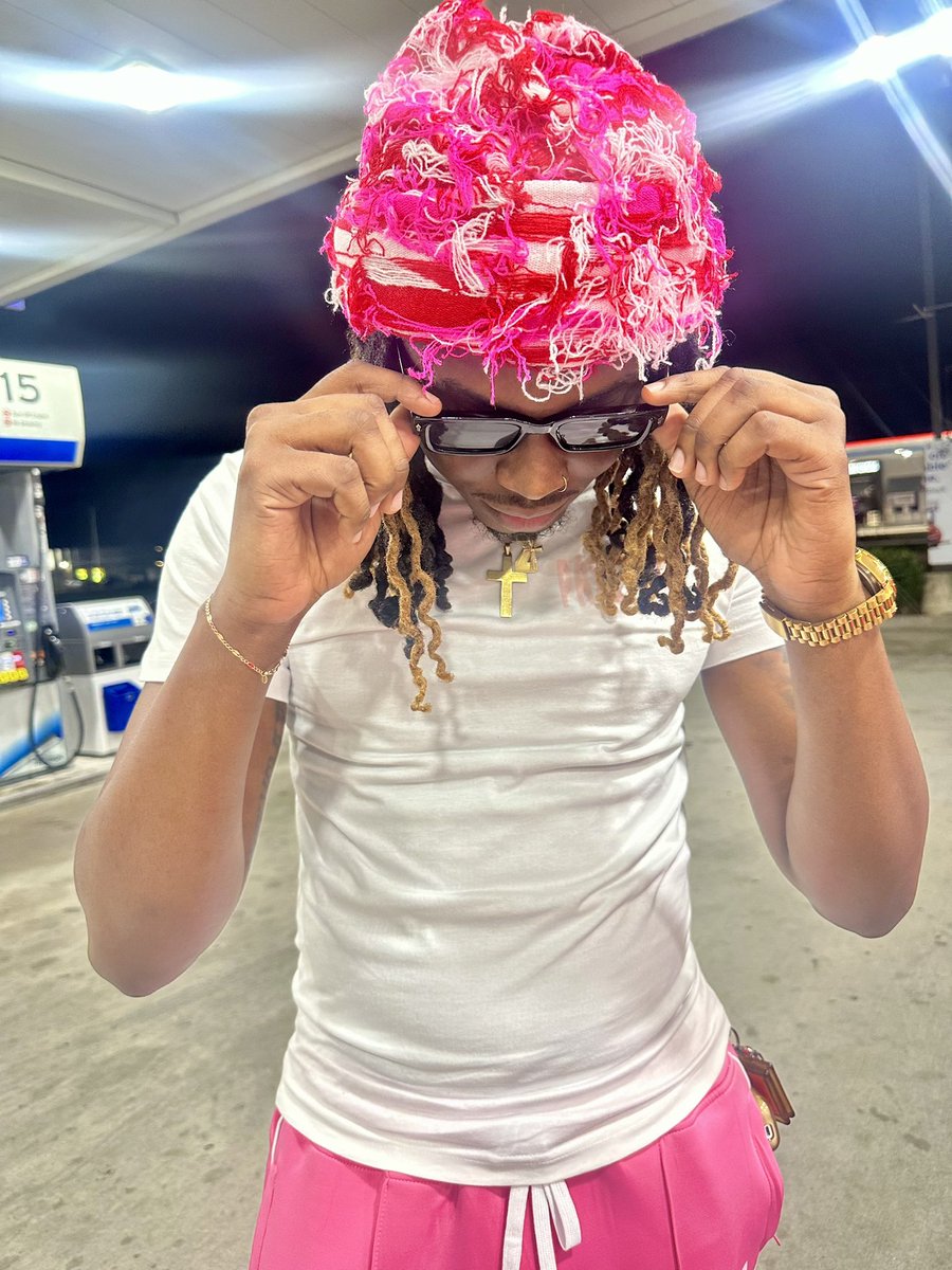 zackgotclout's tweet photo. i done lost everything, never lost my self esteem 🧠 #kobeyear https://t.co/vhEWBiyTaO