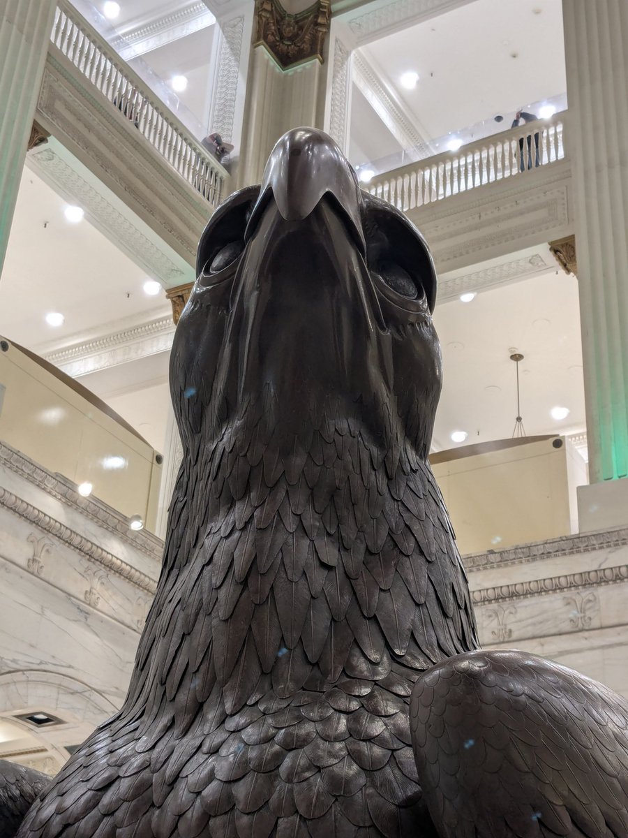 EquusSilvermane's tweet photo. Only a month until the large Eagle in the old Philadelphia #Wannamaker's building goes on hiatus due to Macy's closing.
Anyone in the area should stop by and rub something for good luck.
#MacroMonday https://t.co/5M8ZTbx6OF