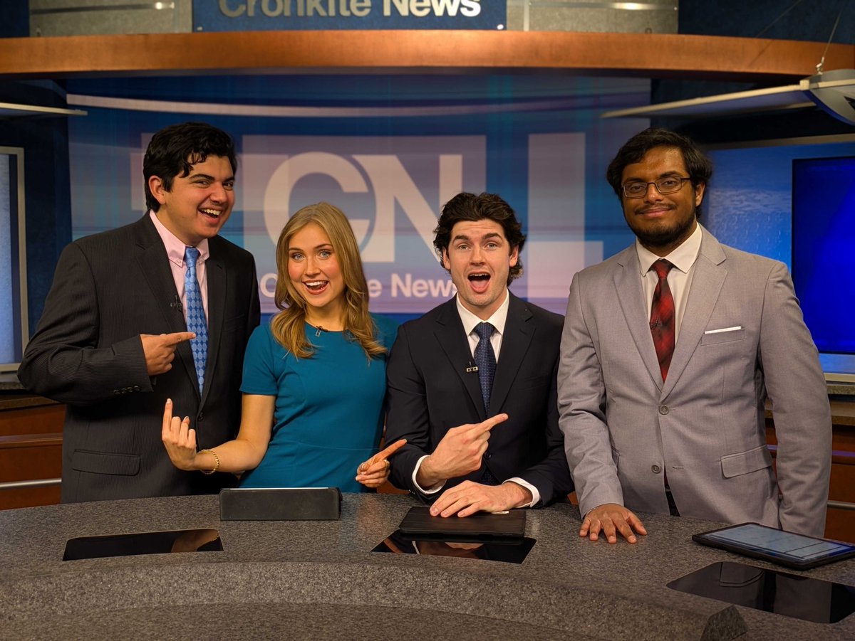 Max Zepeda (@maxzepedasports) on Twitter photo It’s Monday, so we’re back in our happy place 😄📰
Tune in right now for a brand new edition of <a href="/cronkitenews/">Cronkite News</a> with the best crew in the buisness:
<a href="/imleahphillips/">Leah Phillips</a> + <a href="/msrossdc/">Matt Ross</a> at the desk and <a href="/MihirSinhasan/">Mihir Sinhasan</a> at the weather wall.
📺: youtu.be/EnNEJSH5qWk?si… It’s Monday, so we’re back in our happy place 😄📰
Tune in right now for a brand new edition of <a href="/cronkitenews/">Cronkite News</a> with the best crew in the buisness:
<a href="/imleahphillips/">Leah Phillips</a> + <a href="/msrossdc/">Matt Ross</a> at the desk and <a href="/MihirSinhasan/">Mihir Sinhasan</a> at the weather wall.
📺: youtu.be/EnNEJSH5qWk?si…