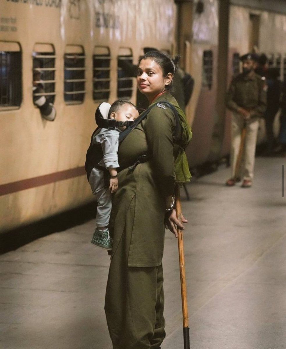 Virendr54042084's tweet photo. एक देश एक विधान नहीं चाहता हिंदुस्तान।
   हमे NPS UPS की उपलब्धियां AC कमरे में बैठकर देने वाले आप सभी माननीय जो स्वयं #OPS एक नहीं कई ले रहे है  प्लीज  मां की #OPS भी पहले बहाल करने का कष्ट करे।
#NoNPS_NoUPS_OnlyOPS 
@ravishndtv @Aamitabh2 @ANI  @vijaykbandhu @Sthitaprajna_G https://t.co/AFa14Tpqp7