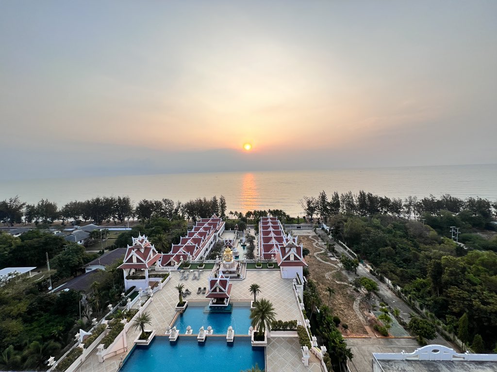 ชะอำ ทักหาใครได้บ้าง