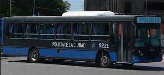Cristia63969064's tweet photo. @CiudadDeBondis He Aquí al Flamante interno 9221 #Linea76 con #AireAcondicionado y #Ploteo al 100%. Gracias Jorge Macri 🙄 https://t.co/xXxhWF9pjB