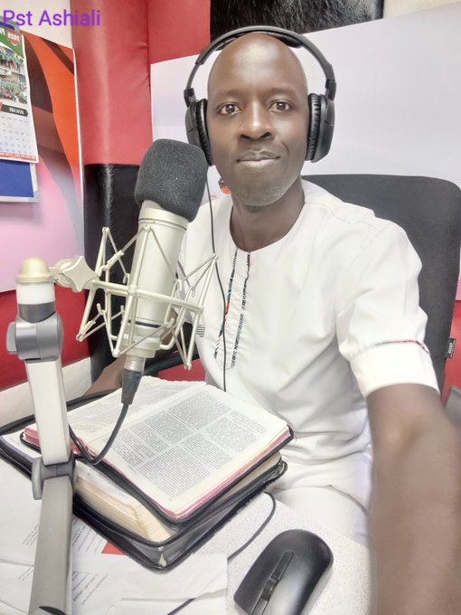 Mulembe_FM's tweet photo. Naboola," Papa nikanyalikha mukhwenyakhwo, rusia eshikombe shino she eshinyasio khwisie", : Luka 22: 42
@Mulembe_FM
@BALOZIASHIALI
#Tsikhabi  Funaka efikombe fiosi fie eshinyasio Okhurula khu Shetani https://t.co/zWswZWJeFg