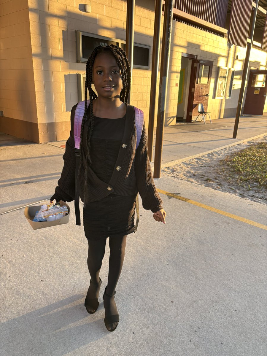 PotterEagles's tweet image. Black History Month Spirit Week kicked off with dressing in our Sunday Best.  Tomorrow is dress in your pride colors of Black, Yellow, Red or Green.  #buildinglearners #weloveyou @Community_Sch @HCPS_FACE @TransformHCPS @HillsboroughSch