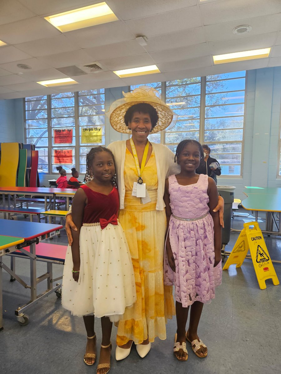 PotterEagles's tweet image. Black History Month Spirit Week kicked off with dressing in our Sunday Best.  Tomorrow is dress in your pride colors of Black, Yellow, Red or Green.  #buildinglearners #weloveyou @Community_Sch @HCPS_FACE @TransformHCPS @HillsboroughSch