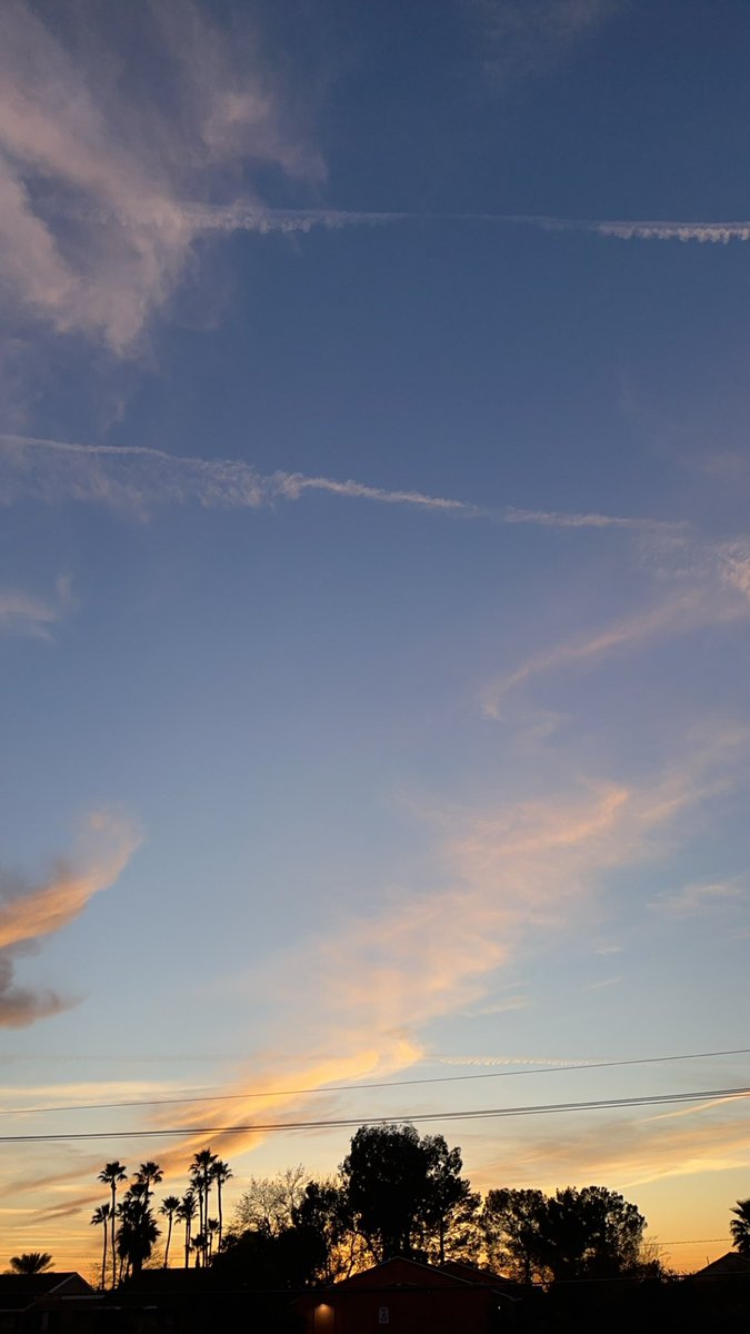 DaMavHatter's tweet photo. Melodies and sunsets https://t.co/zU7lh1gtps