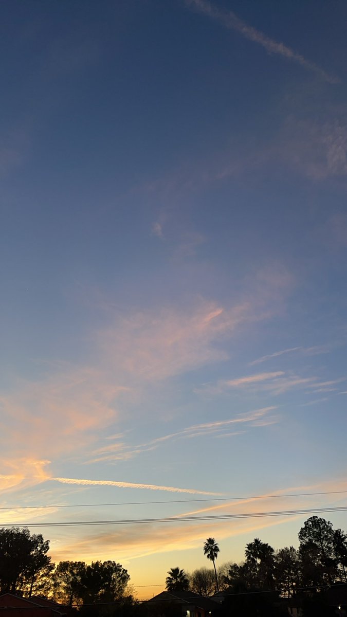 DaMavHatter's tweet photo. Melodies and sunsets https://t.co/zU7lh1gtps