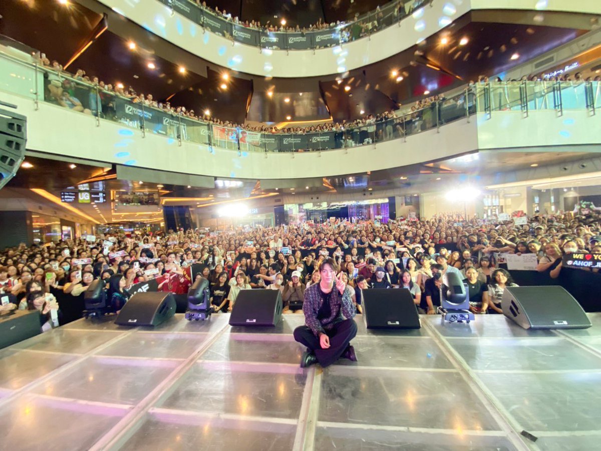 kbsworld_enter's tweet photo. 아홉(AHOF) 제이엘, 필리핀 휩쓴 인기⋯데뷔 전 첫 단독 팬미팅에 4000명 운집

-'유니버스 리그' 데뷔조 아홉(AHOF), 일본→태국 공연 요청 쇄도⋯심상치 않은 글로벌 인기 조짐

[사진제공 = F&amp;F엔터테인먼트, SBTown]

#아홉 #AHOF #JL #제이엘 https://t.co/B3pRVVe5Uv